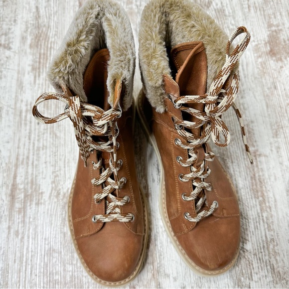 Time & Tru Brown Faux Fur Trim Hiker Boots Size 9 - Picture 4 of 6